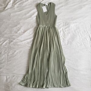 Oak and Fort Sage Pleated dress